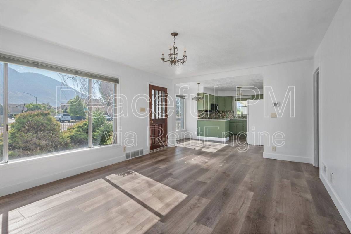 710 S 500 W - Photo 2 of 10