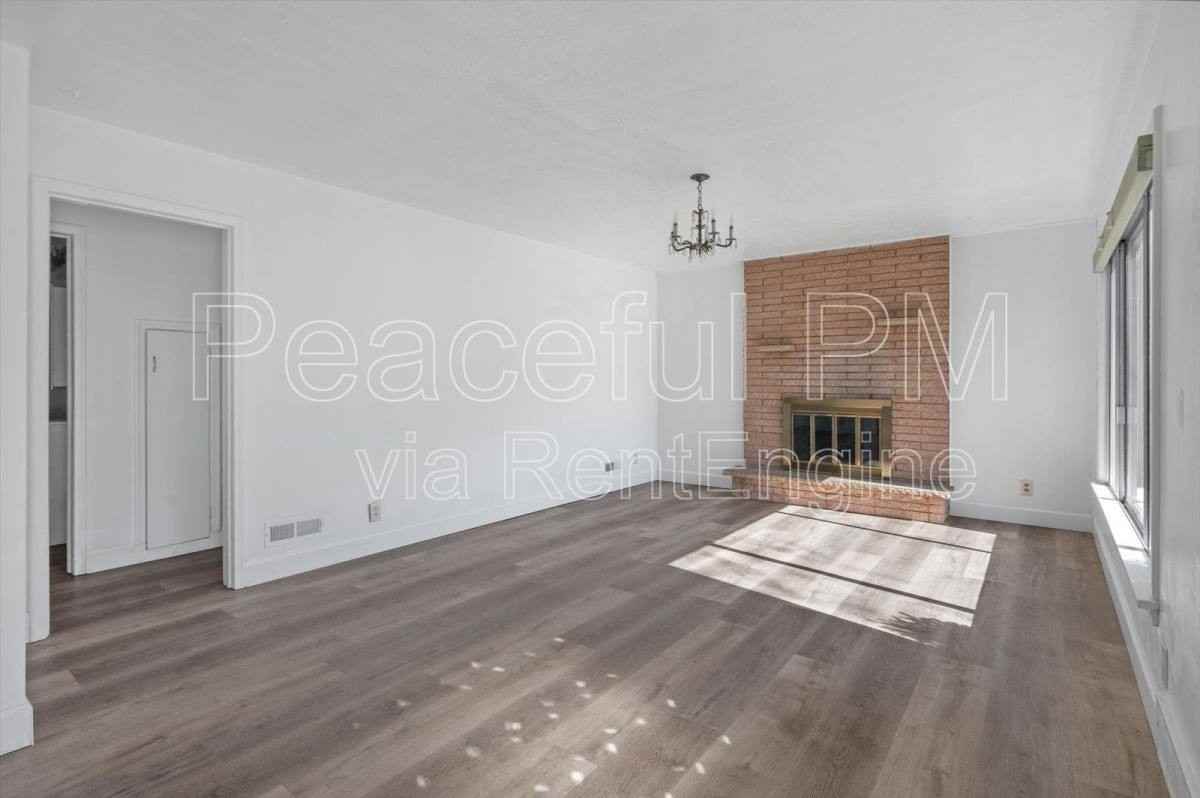 710 S 500 W - Photo 3 of 10