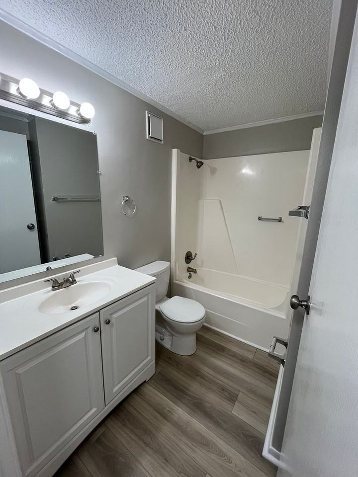 Stillwater Apartments - Photo 7 of 37