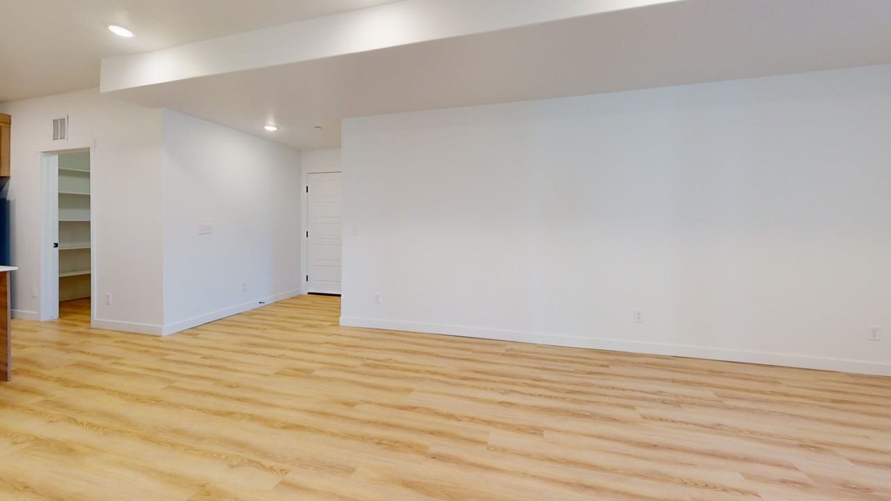 1137 Ws #306 - Photo 3 of 9