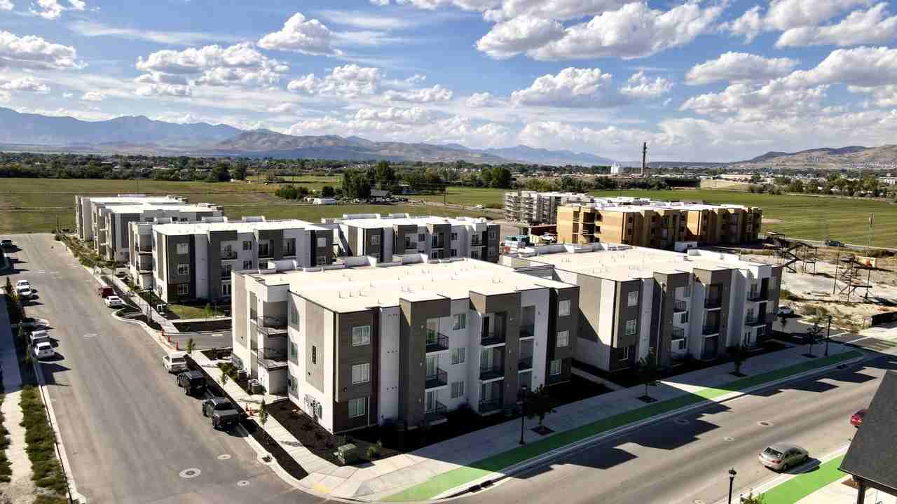 1137 Ws #306 - Photo 5 of 9