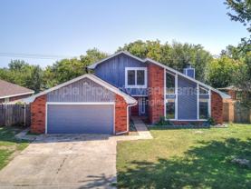 2320 Yellowstone Dr - Photo 1 of 1
