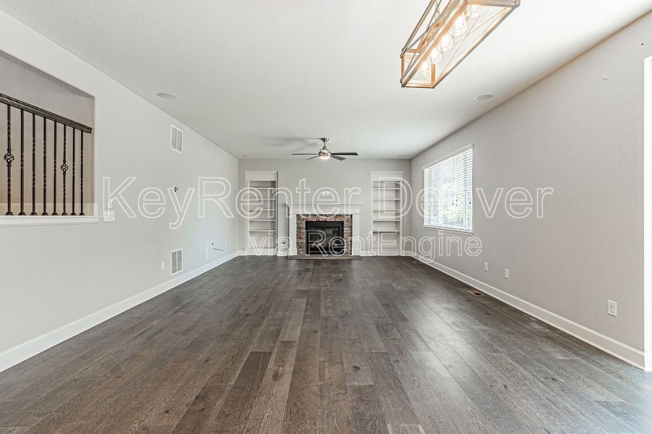 7823 S Quantock Way - Photo 7 of 50