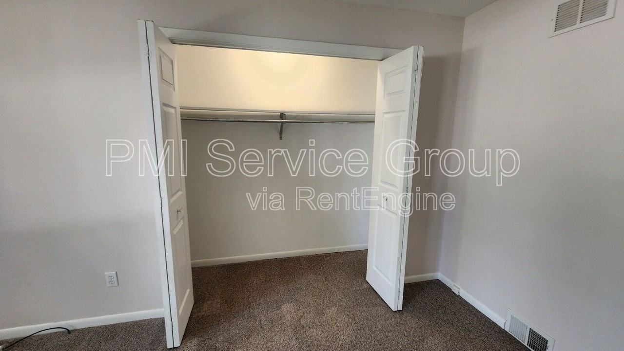 229 Hickory St - Photo 6 of 26