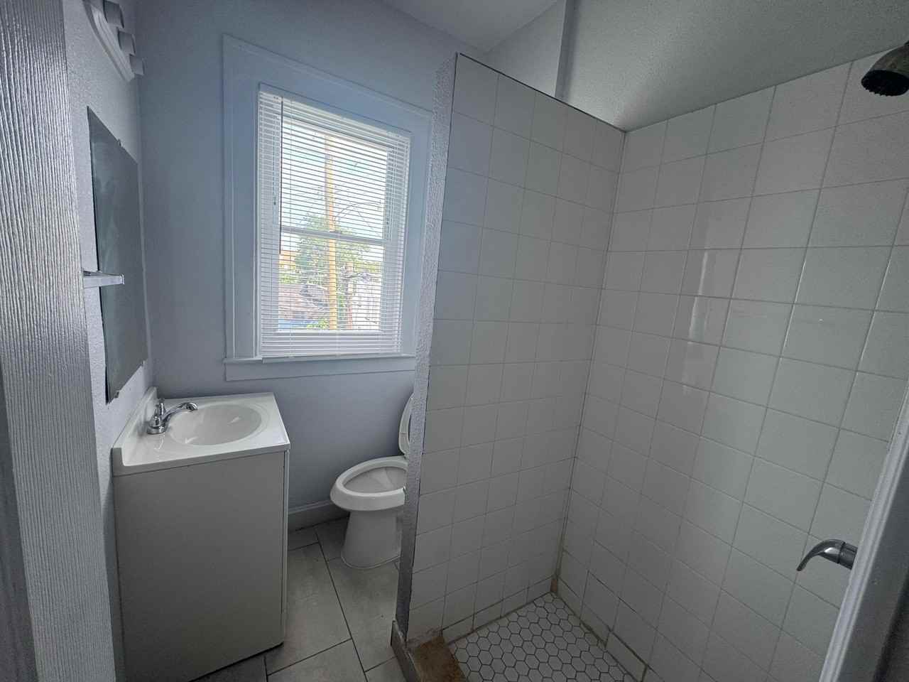 3724 Wager St - Photo 4 of 7