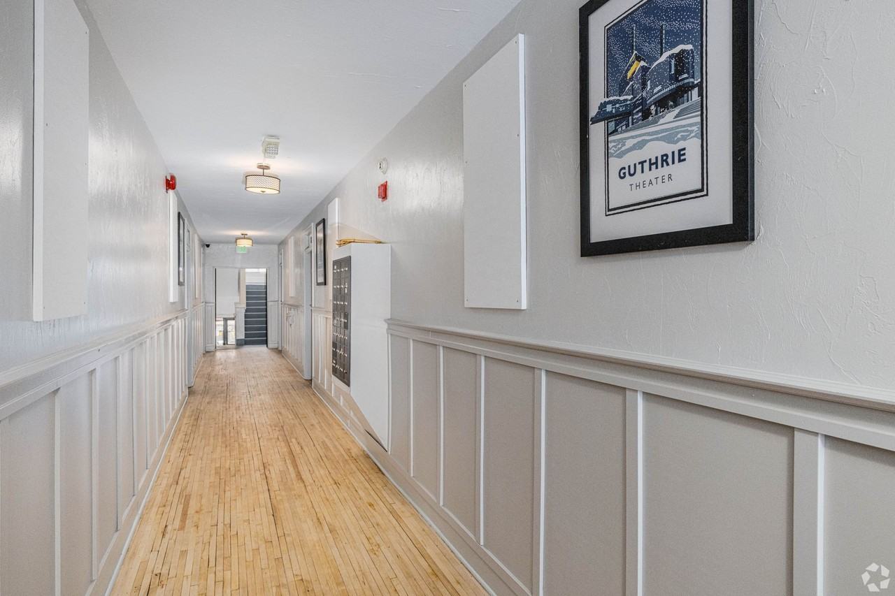 1524 LaSalle Ave - Photo 6 of 8