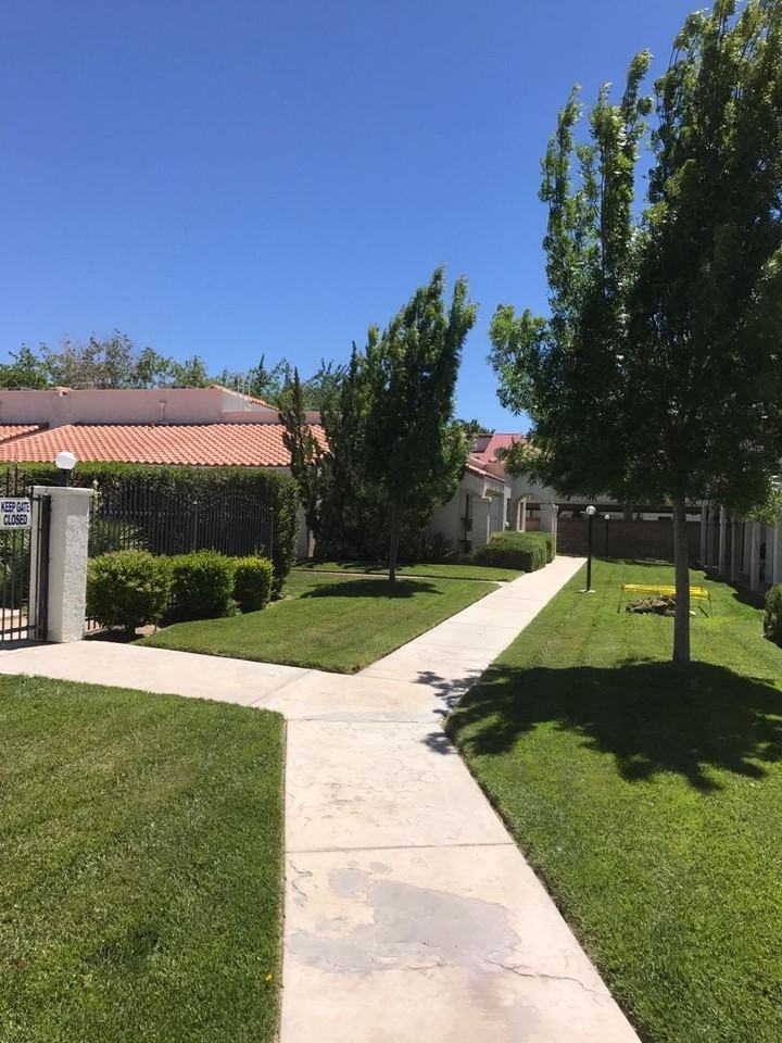 Desert Colony Townhomes - Photo 2 of 4