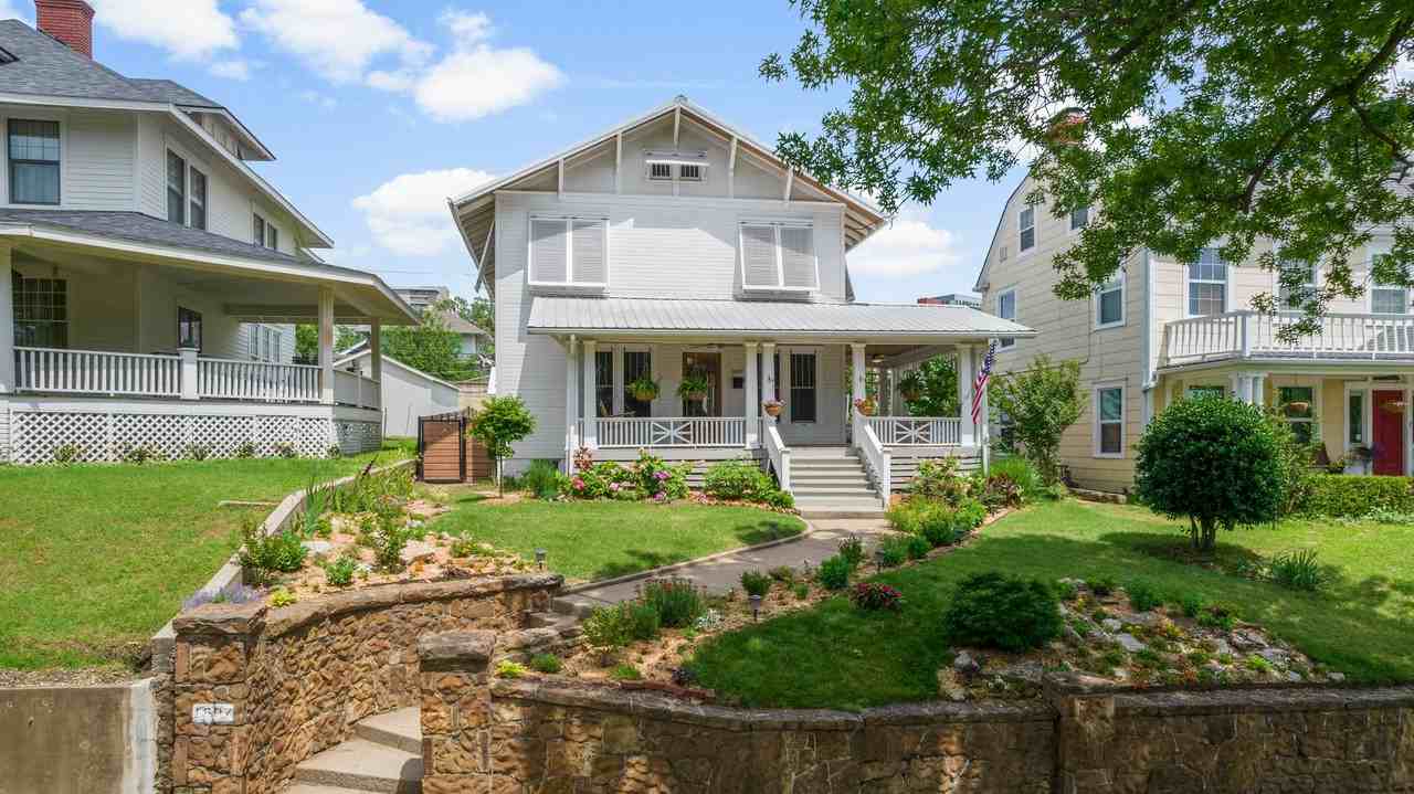 1607 S Elwood Ave - Photo 3 of 50