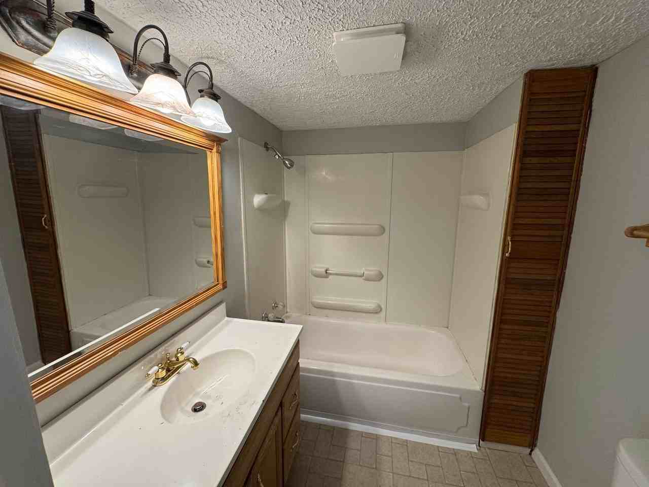 1037 E Front St - Photo 7 of 13