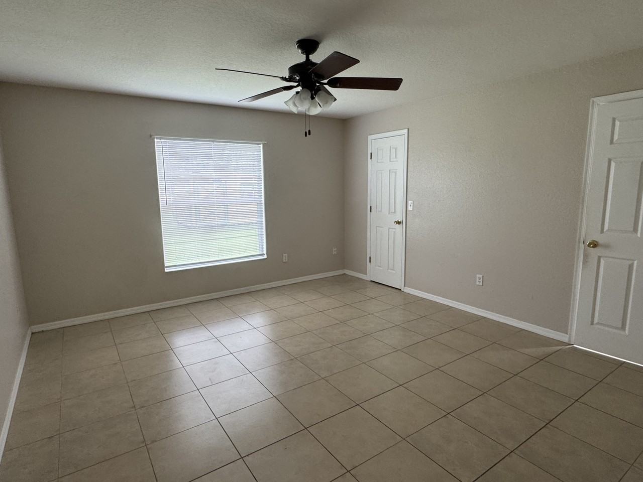683 Sagamore Dr - Photo 3 of 17