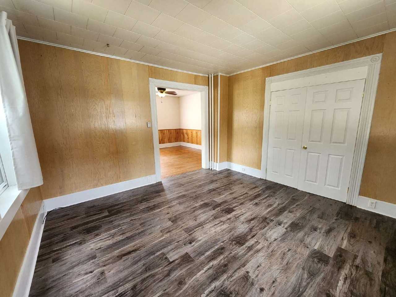 517 Evans St - Photo 4 of 17