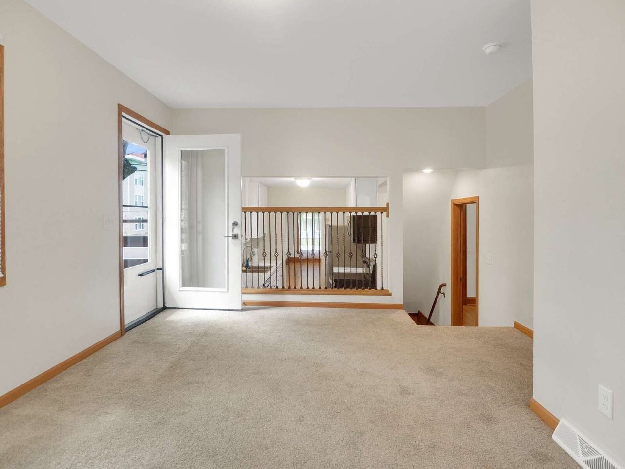 1804 Eustis St - Photo 6 of 17