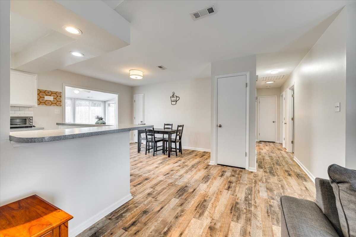 10932 Copper Field Dr - Photo 5 of 28