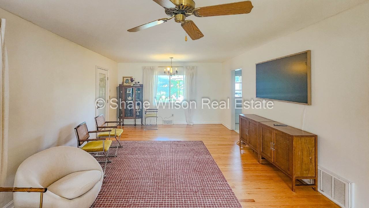 916 Hardwick Cir - Photo 5 of 15