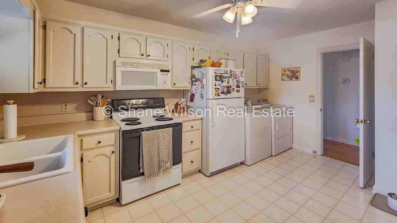 916 Hardwick Cir - Photo 6 of 15