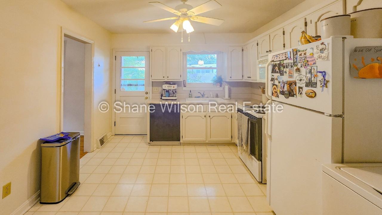 916 Hardwick Cir - Photo 7 of 15
