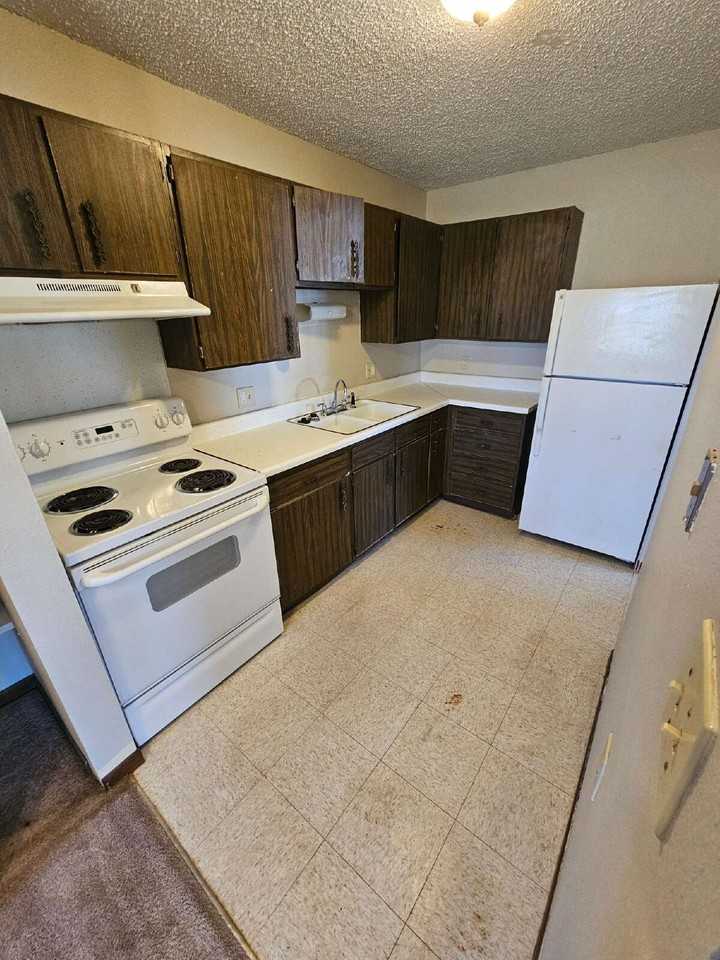 102 8th Ave Nw #14D - Photo 4 of 8