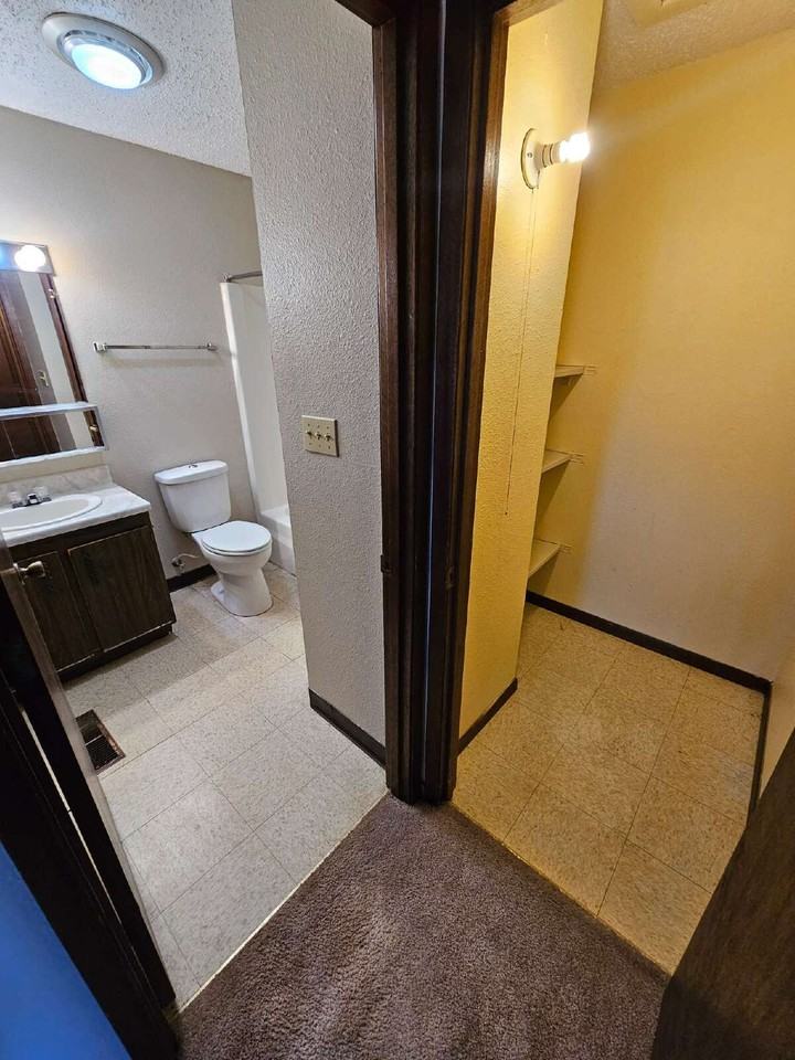 102 8th Ave Nw #14D - Photo 7 of 8