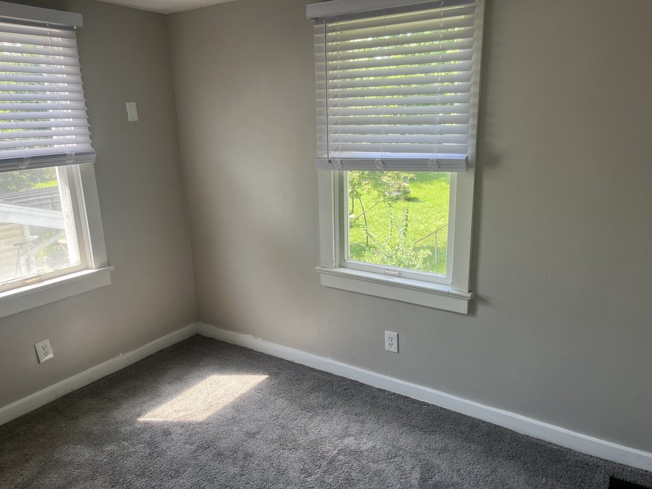 370 Terrace Dr - Photo 2 of 28