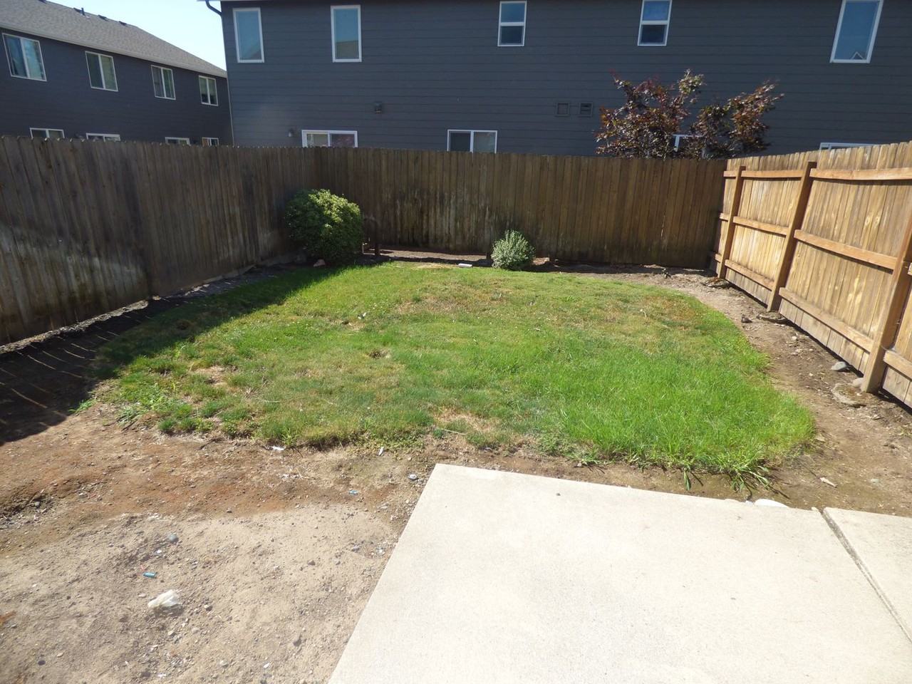 263 Gwinn St E - Photo 7 of 18