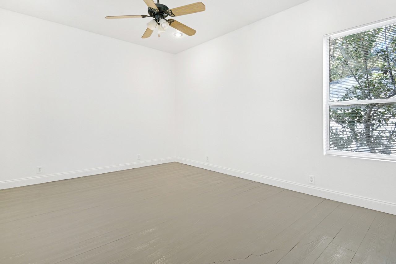 704 Grape Ave - Photo 3 of 20