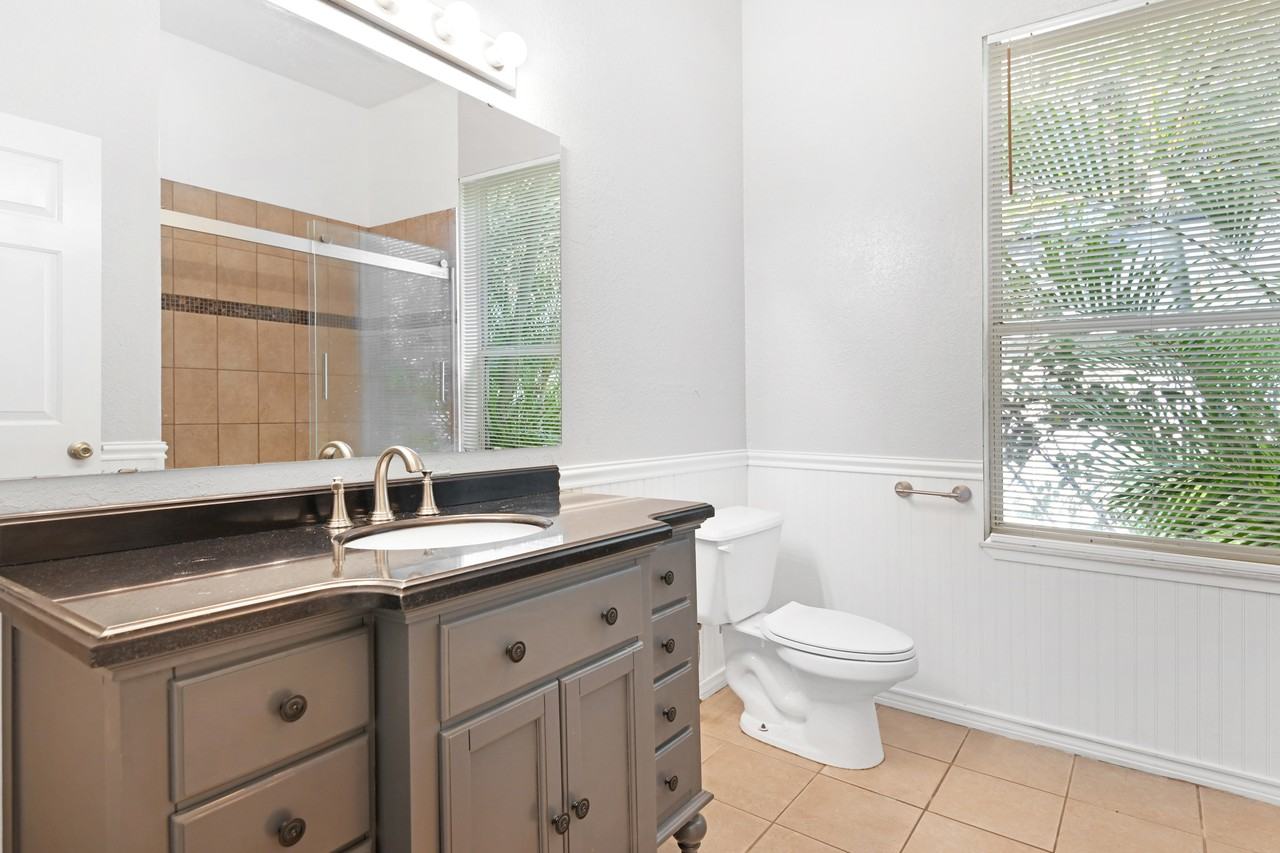 704 Grape Ave - Photo 4 of 20