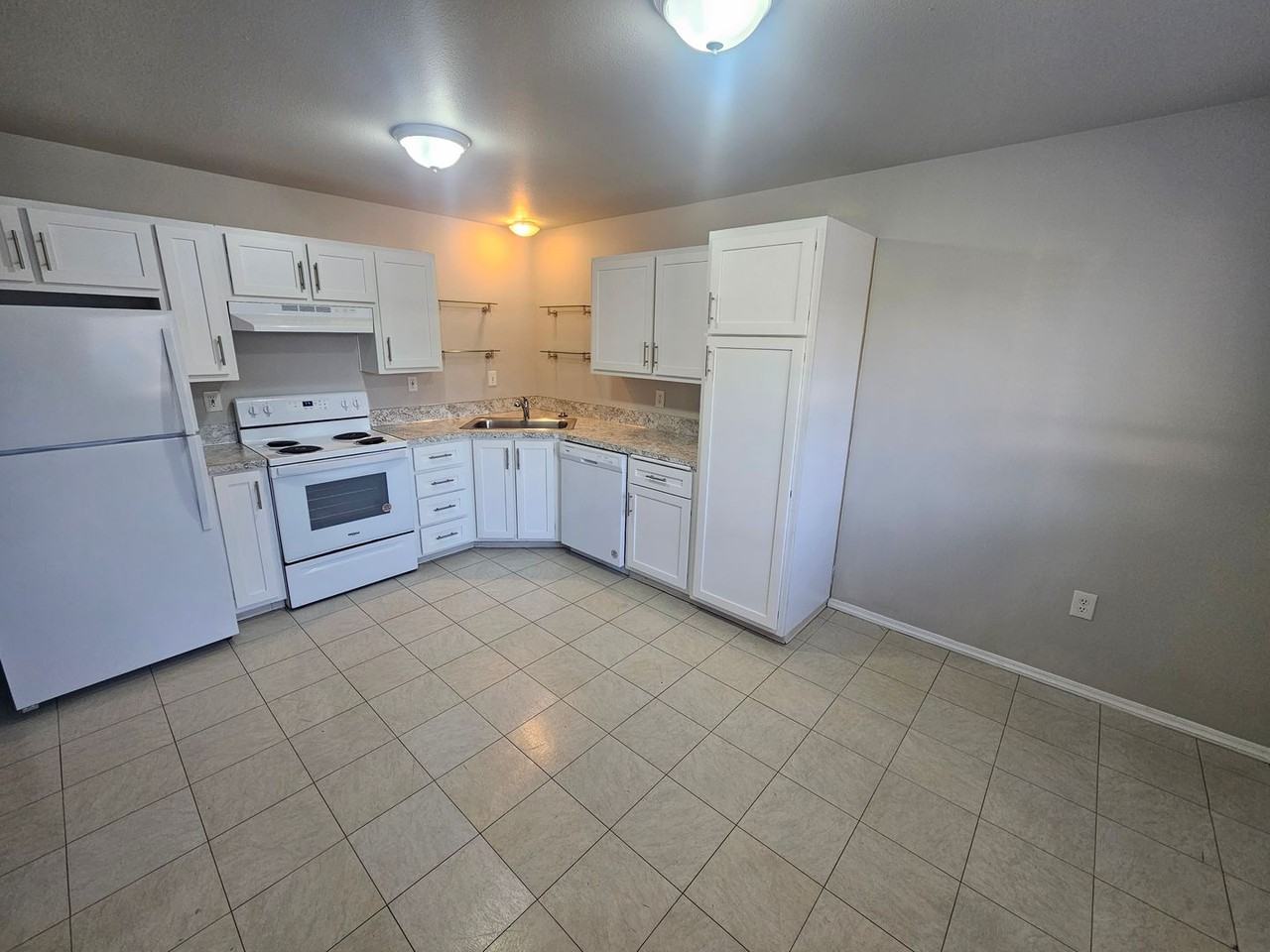 1710 S Eagleson Rd #201 - Photo 2 of 18