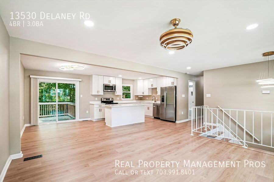 13530 Delaney Rd - Photo 3 of 23