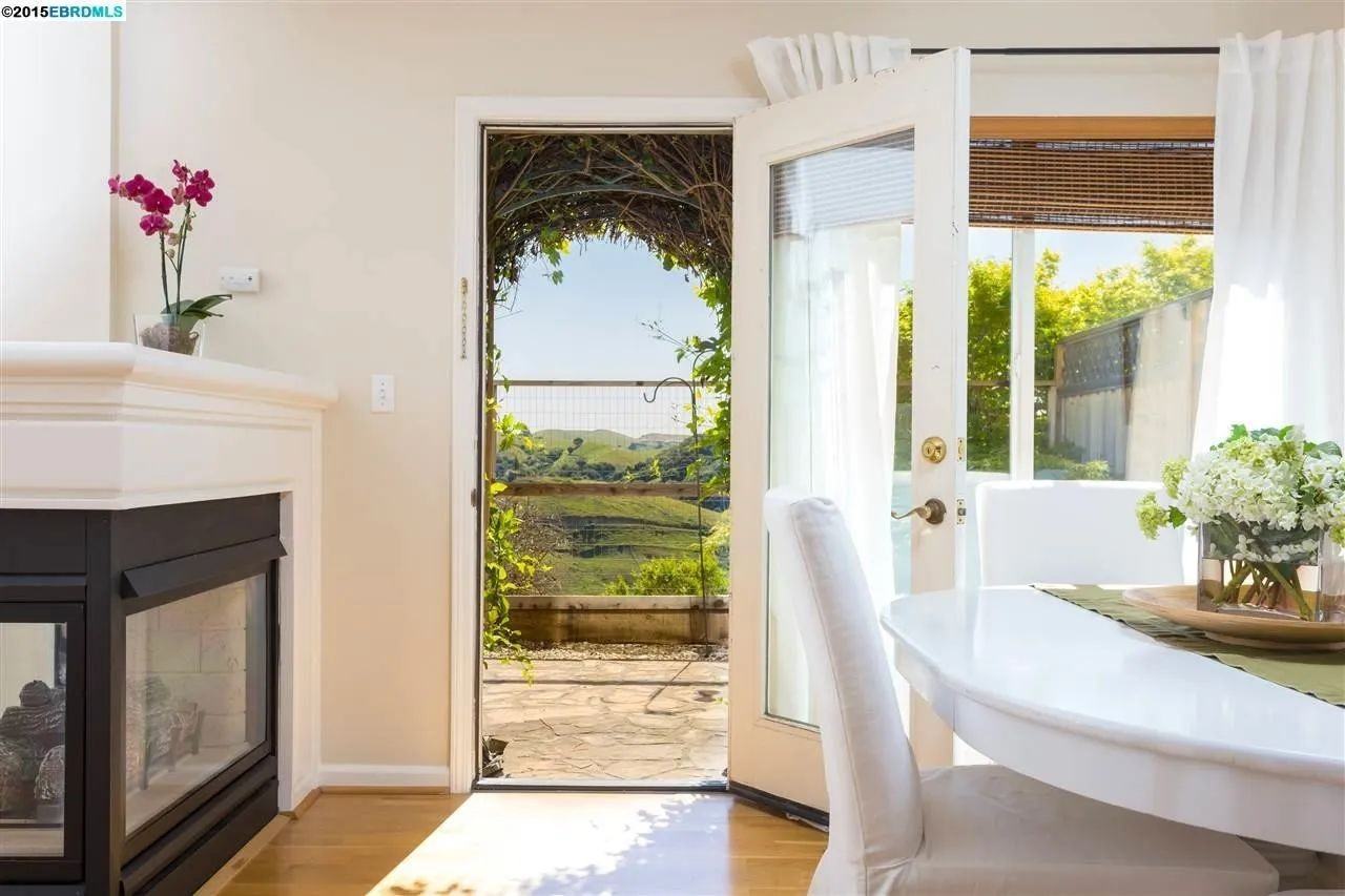 20400 Summercrest Dr - Photo 4 of 25