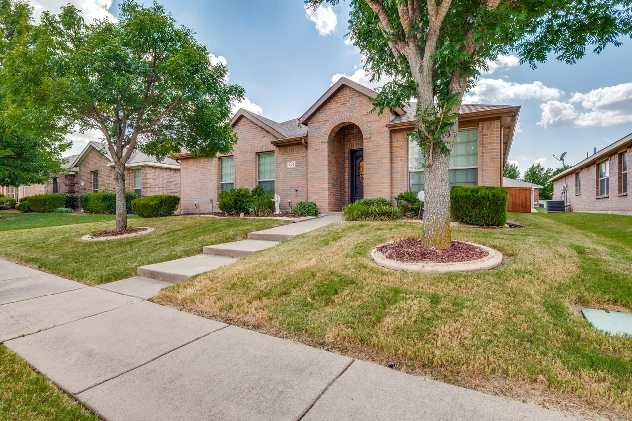 805 Canyon Pl #NA - Photo 2 of 26