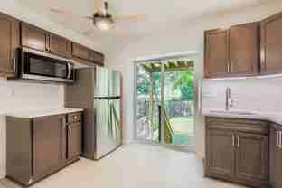 1000 W 41st St #1 - Photo 1 of 1