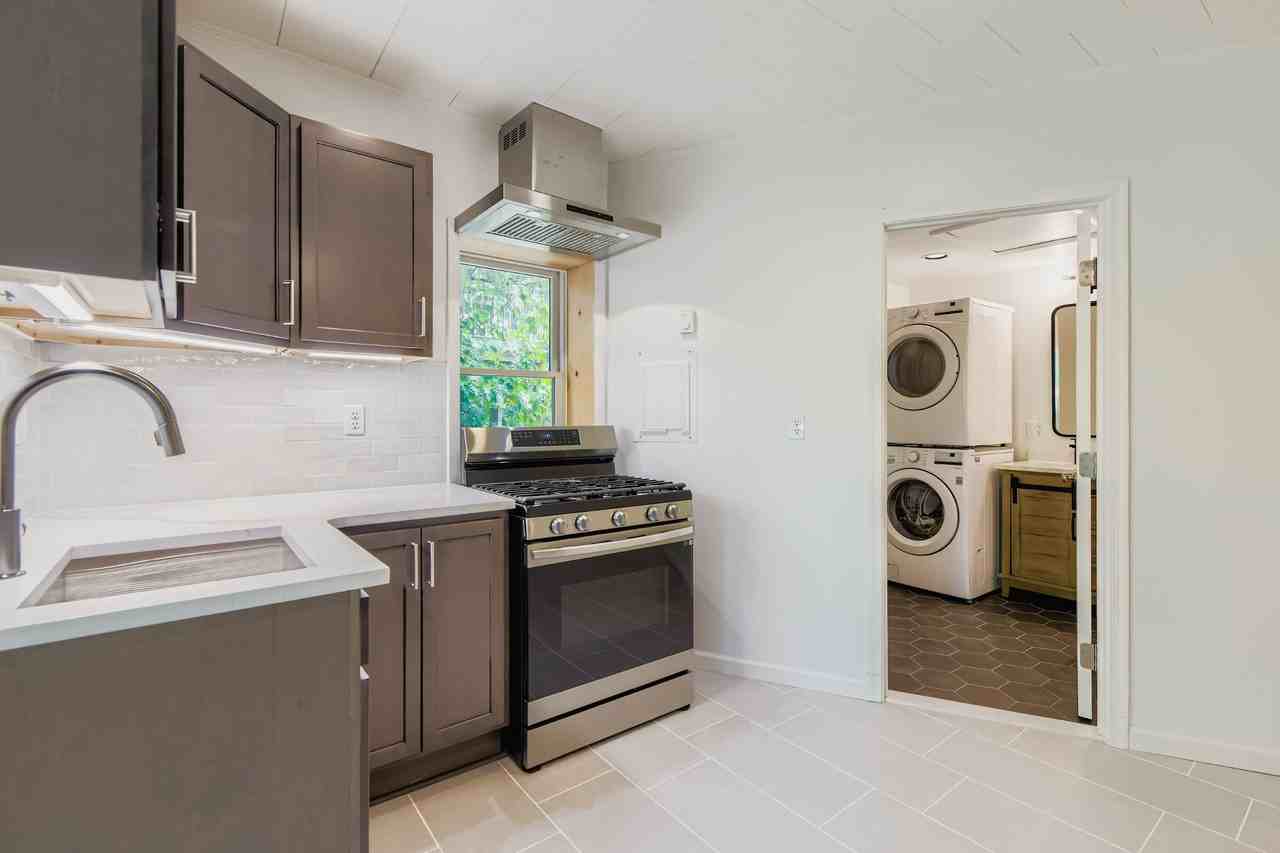 1000 W 41st St #1 - Photo 2 of 14