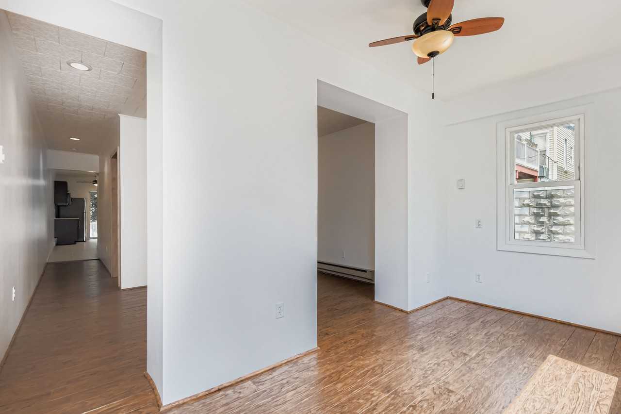 1000 W 41st St #1 - Photo 5 of 14