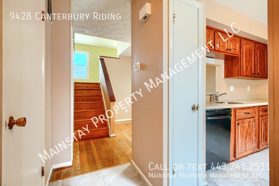 9428 Canterbury Riding - Photo 2 of 28