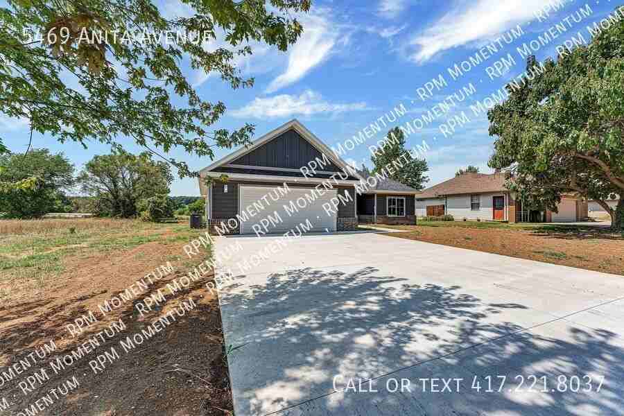 5469 Anita Ave - Photo 2 of 32
