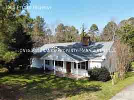 featured image of 3005 Pelzer Hwy