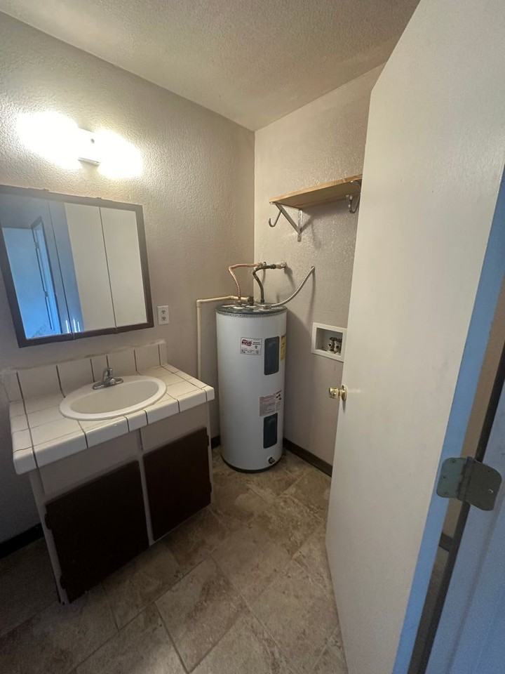 1319 9th Ave - Photo 7 of 11