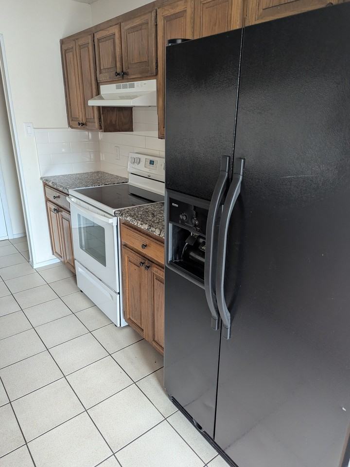 625 Manco Rd #102 - Photo 6 of 13