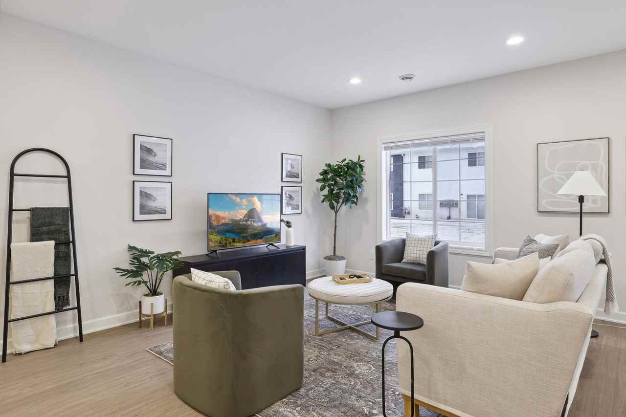 973 Willow Pl - Photo 6 of 39