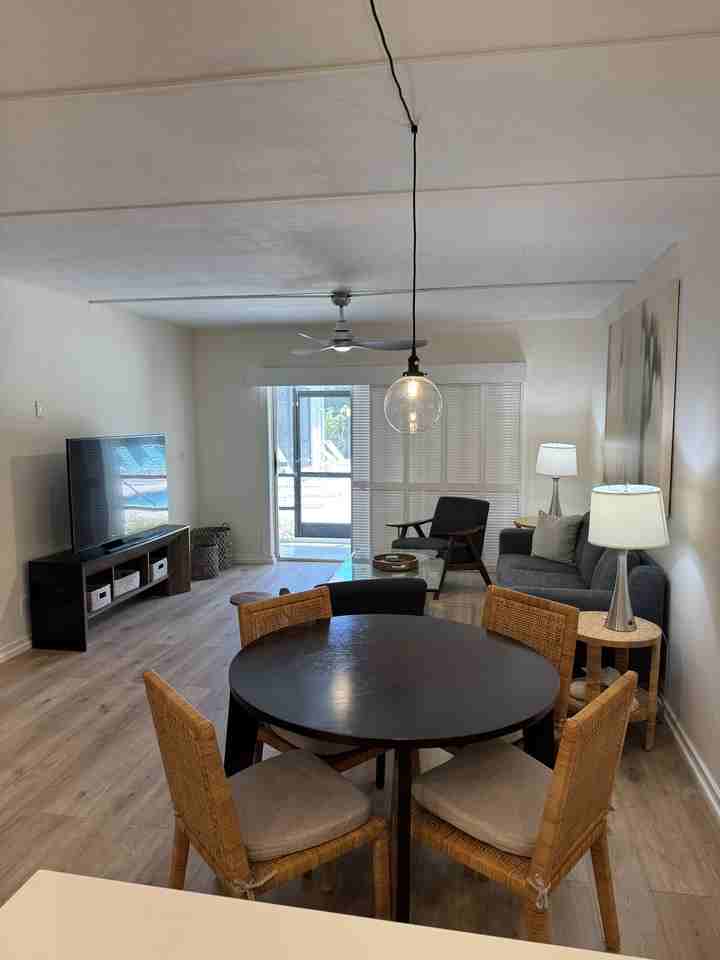 612 Ne 20th Ave #2 - Photo 5 of 16