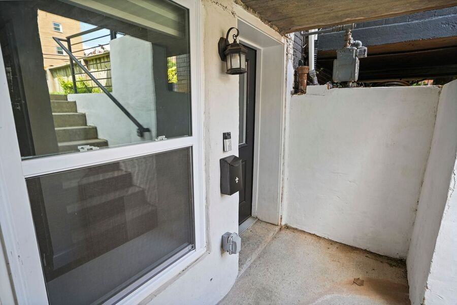 2630 4th St Ne #B - Photo 2 of 25