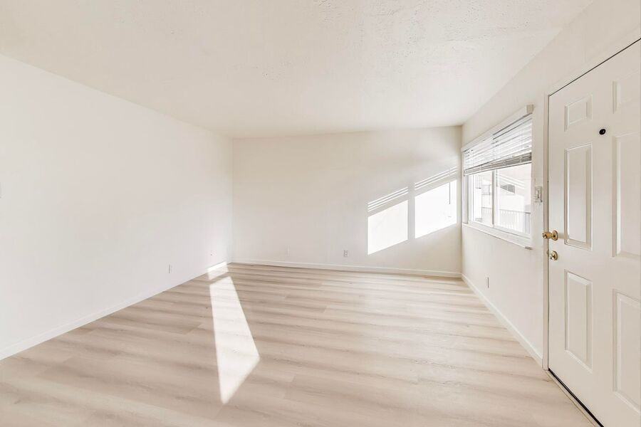 430 Vernon St #10 - Photo 5 of 18