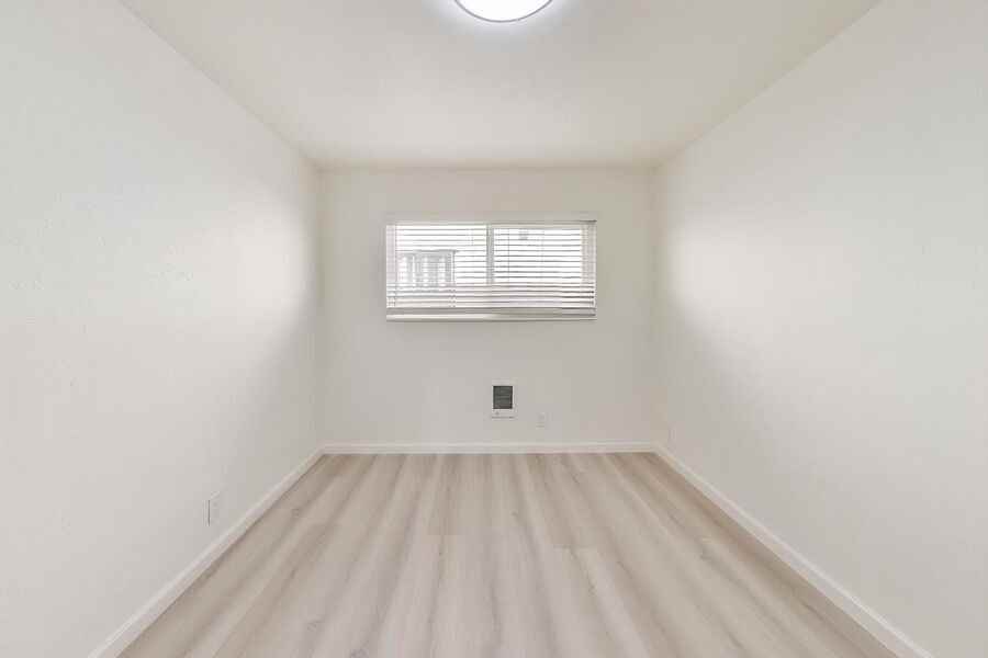 430 Vernon St #10 - Photo 7 of 18