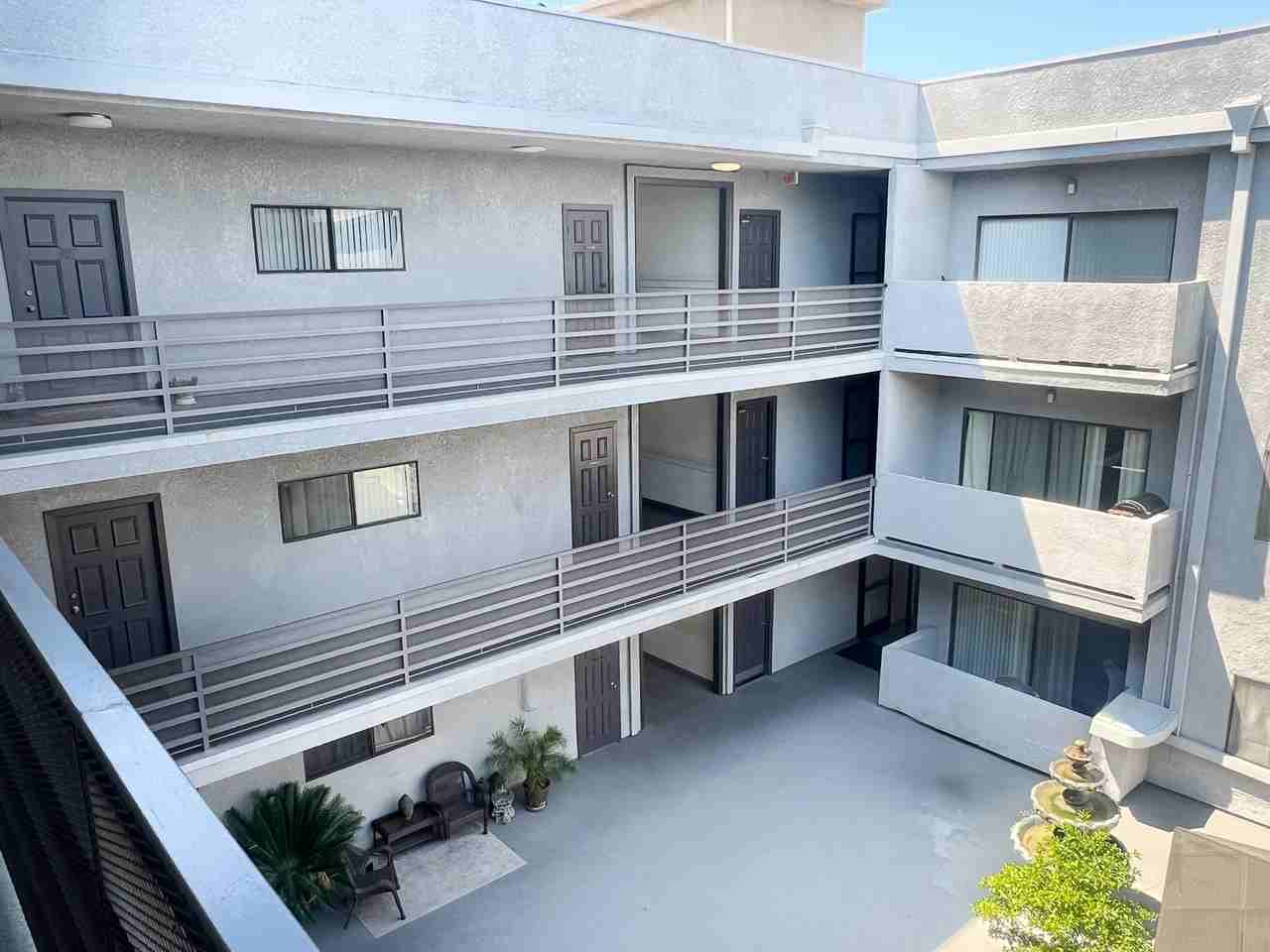 Executive House - Photo 6 of 31