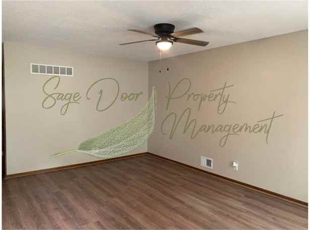 1402 Sw Sunset St - Photo 5 of 25