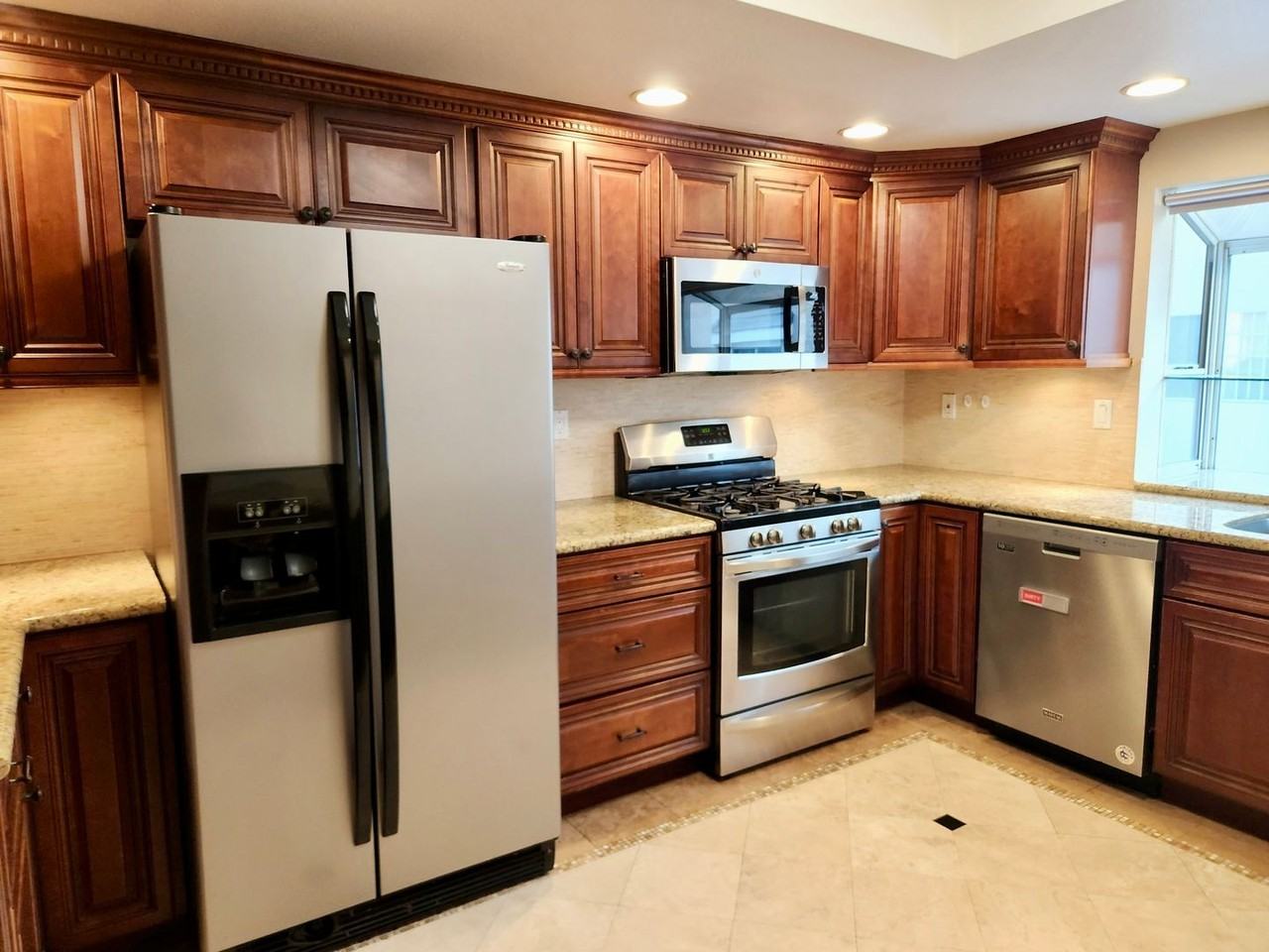 2300 Maple Ave #190 - Photo 3 of 30