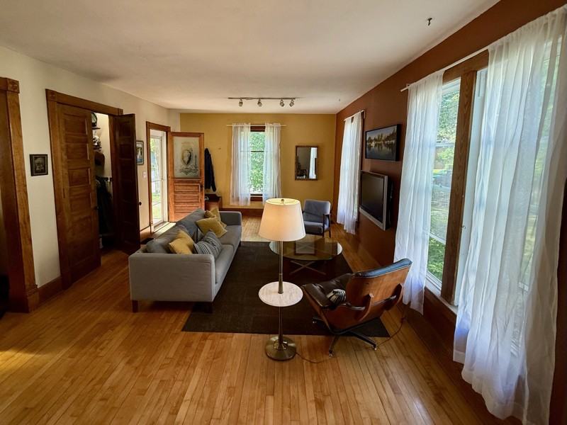 124 Highland St - Photo 3 of 14