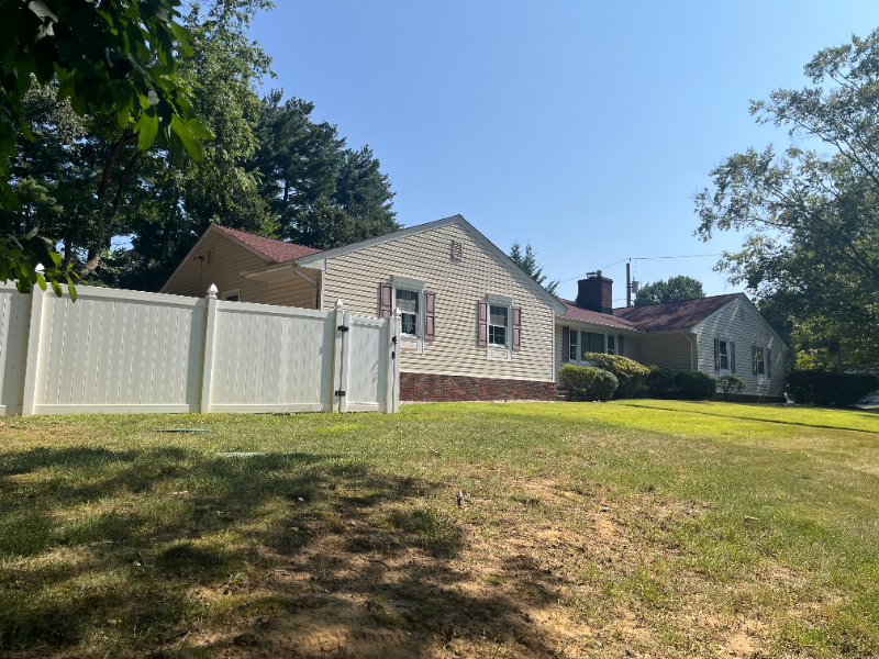 7 Louise Dr - Photo 2 of 3