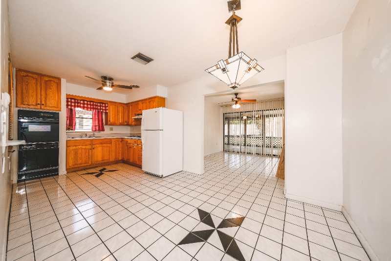 2710 Marshall Dr #C - Photo 4 of 19