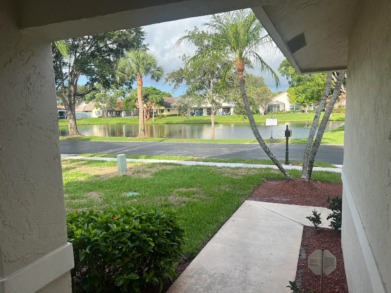 190 Temple Ave - Photo 5 of 25